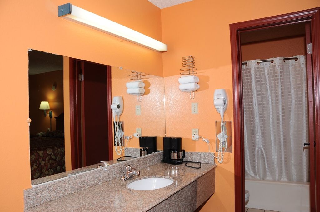 American Inn Cleburne Bilik gambar